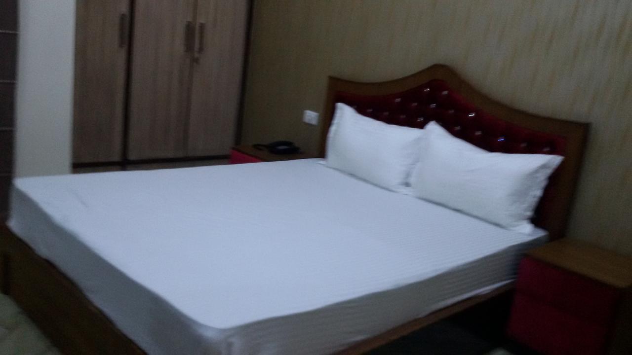 Hotel Royal International New Delhi Extérieur photo