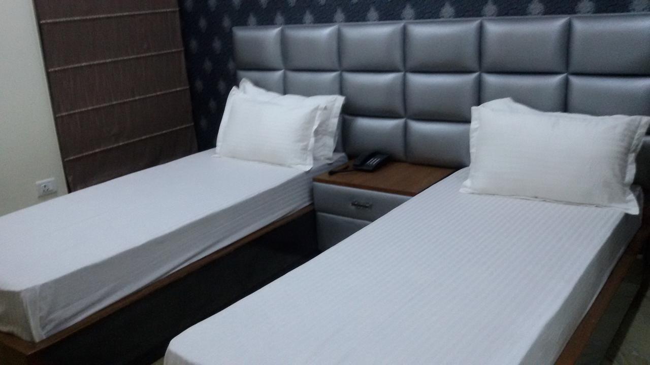 Hotel Royal International New Delhi Extérieur photo