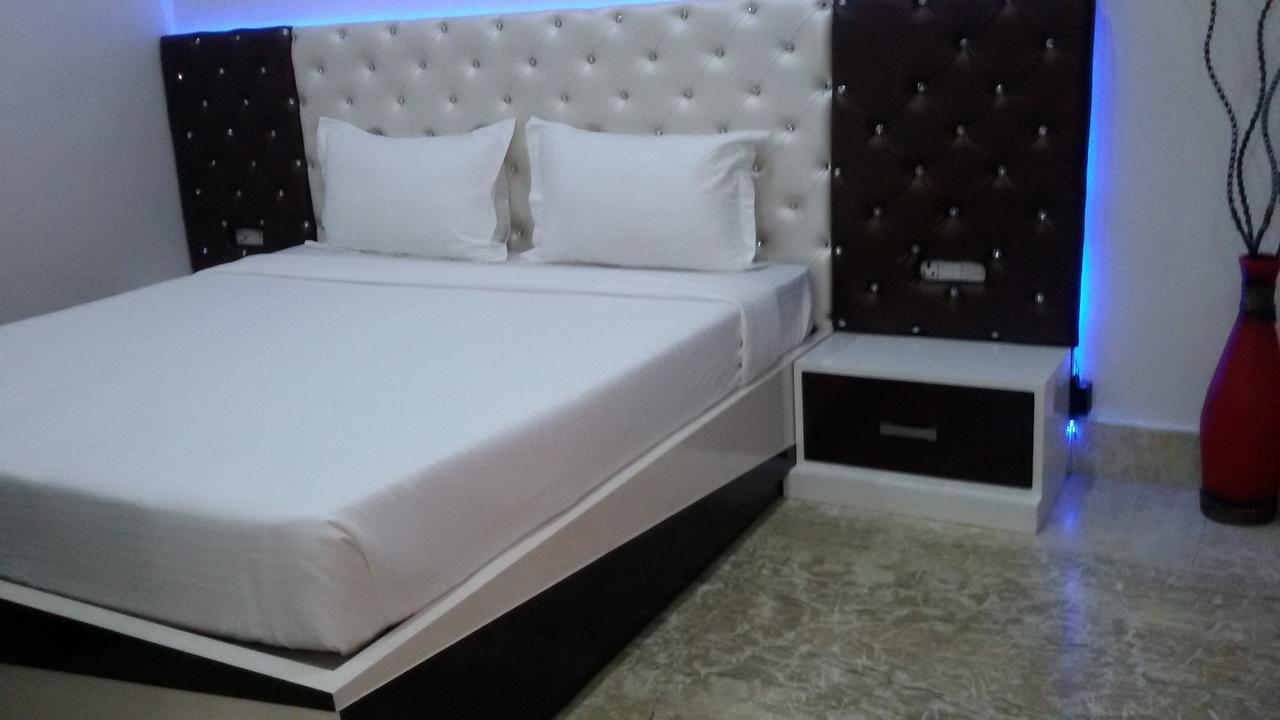 Hotel Royal International New Delhi Extérieur photo
