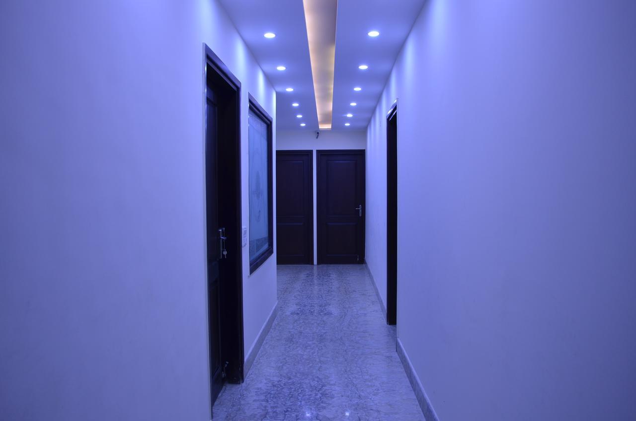 Hotel Royal International New Delhi Extérieur photo