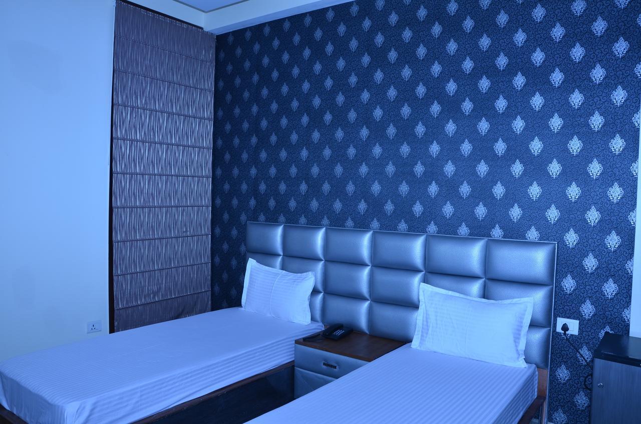 Hotel Royal International New Delhi Extérieur photo
