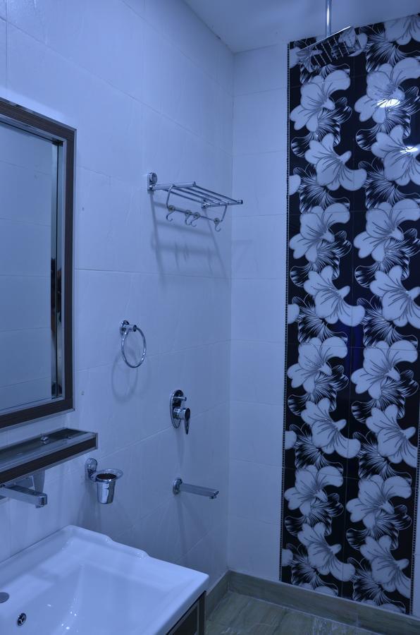 Hotel Royal International New Delhi Extérieur photo